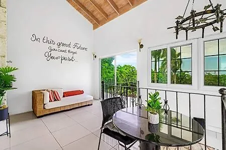Hospitality Expert Mmc - Fun Pool Bar & Beach Montego Bay Jamaica